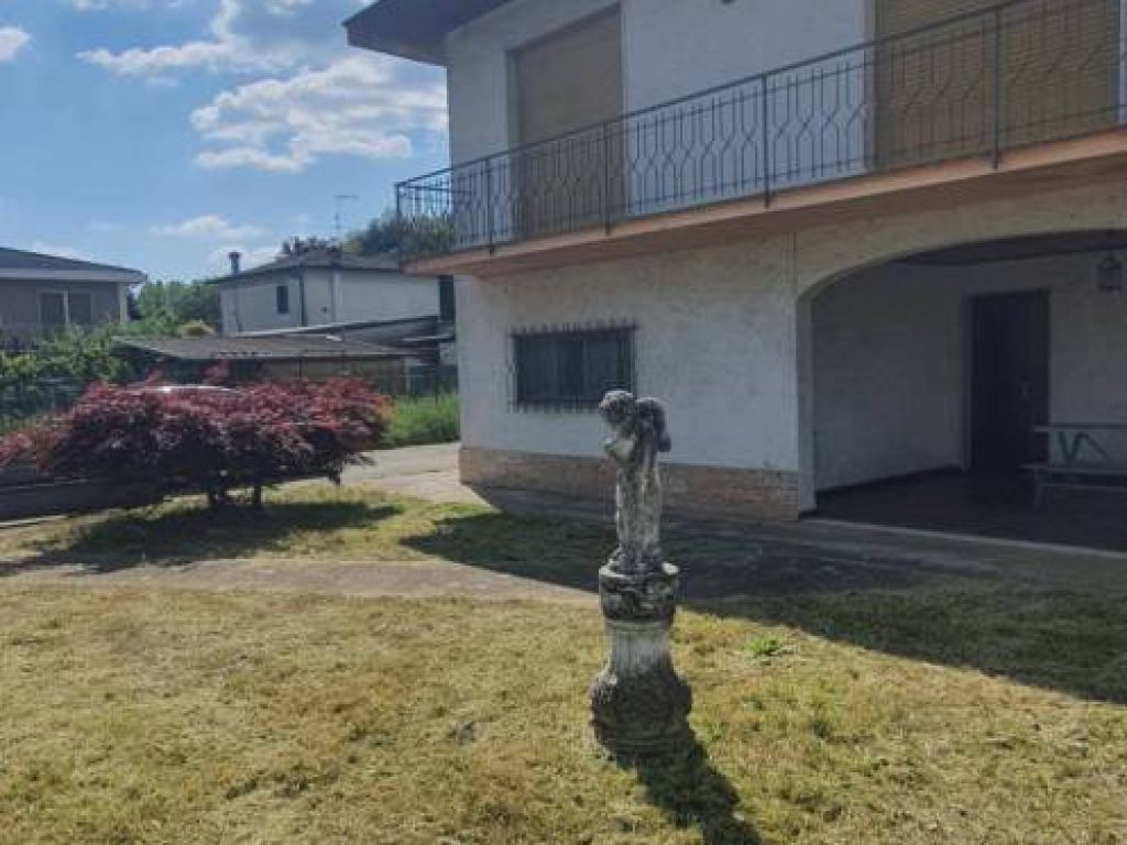 Villa unifamiliare, Vescovato