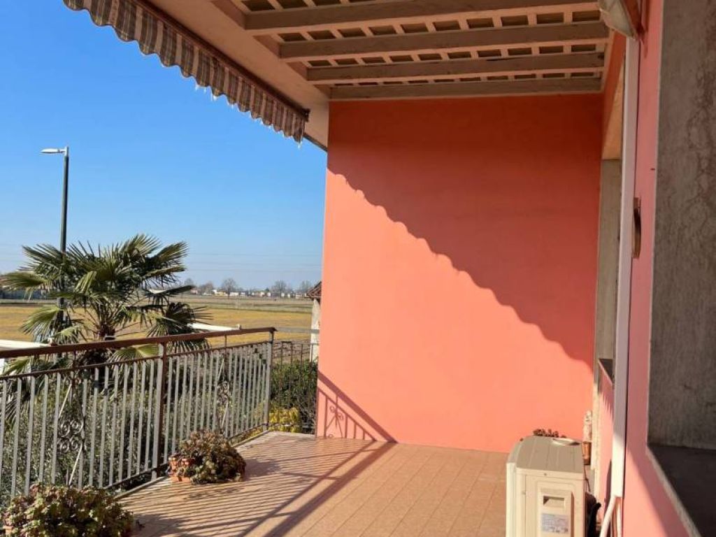 Villa plurifamiliare, Boschetto, Cremona