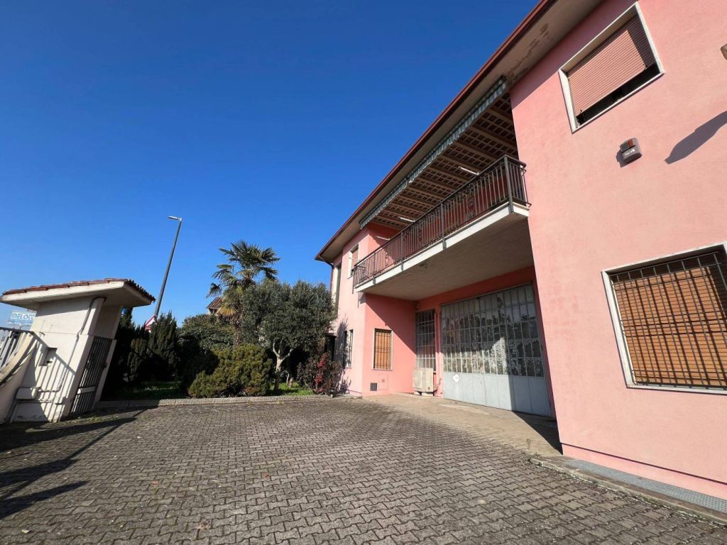 Villa plurifamiliare, Boschetto, Cremona