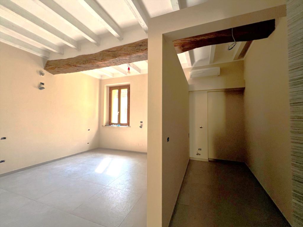 Centro Storico bilocale ristrutturato con ascensore