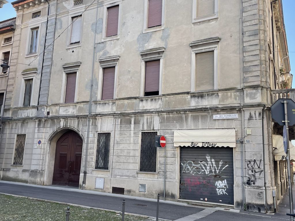 Palazzo cielo terra centro storico