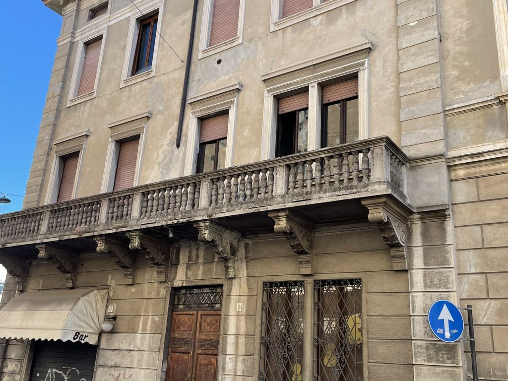 Palazzo cielo terra centro storico