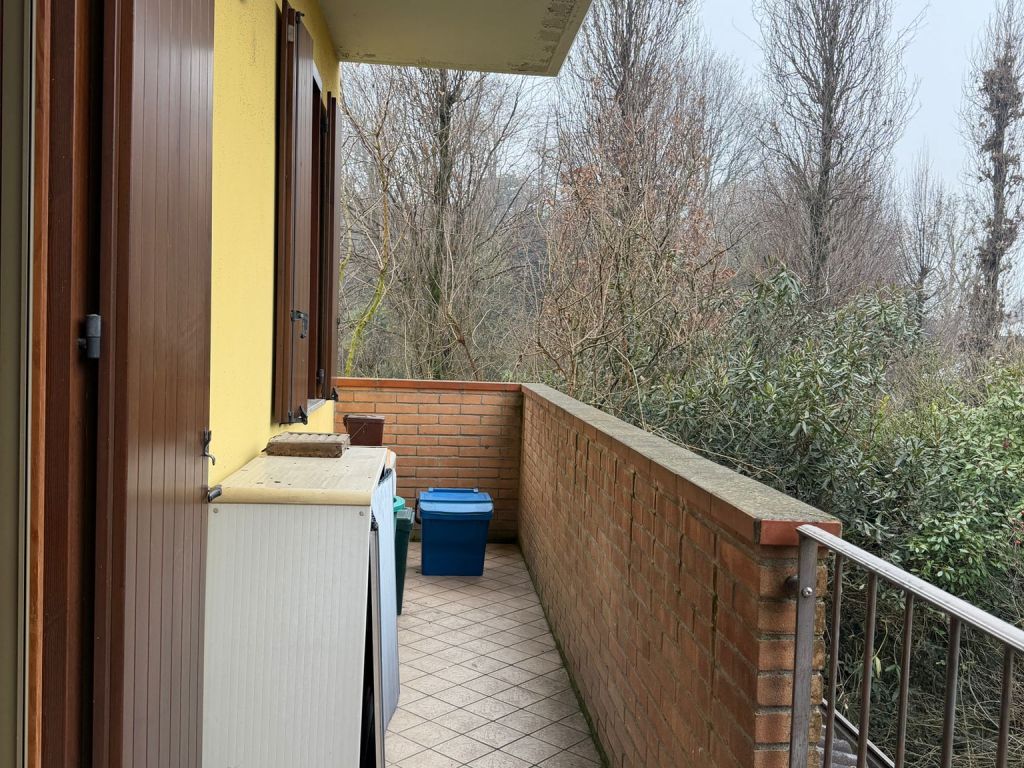 Bilocale con balconi 