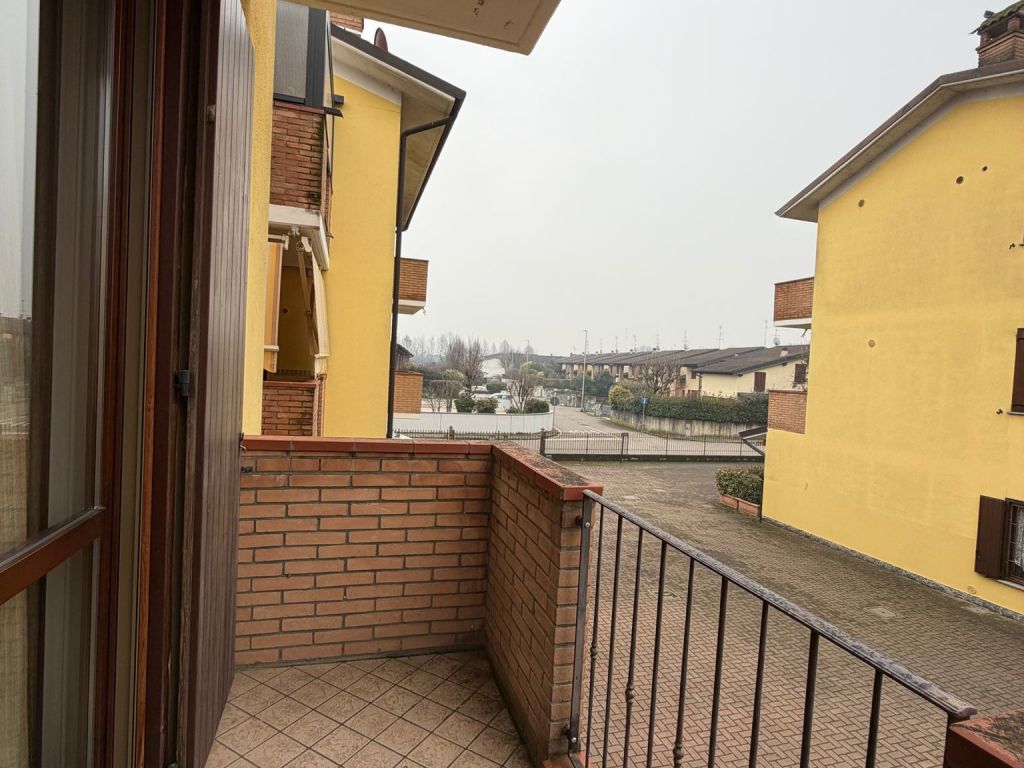 Bilocale con balconi 