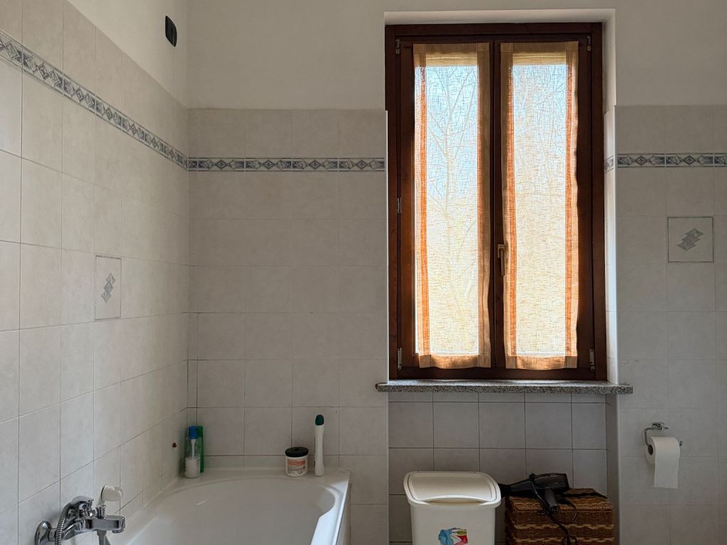 Bilocale con balconi 