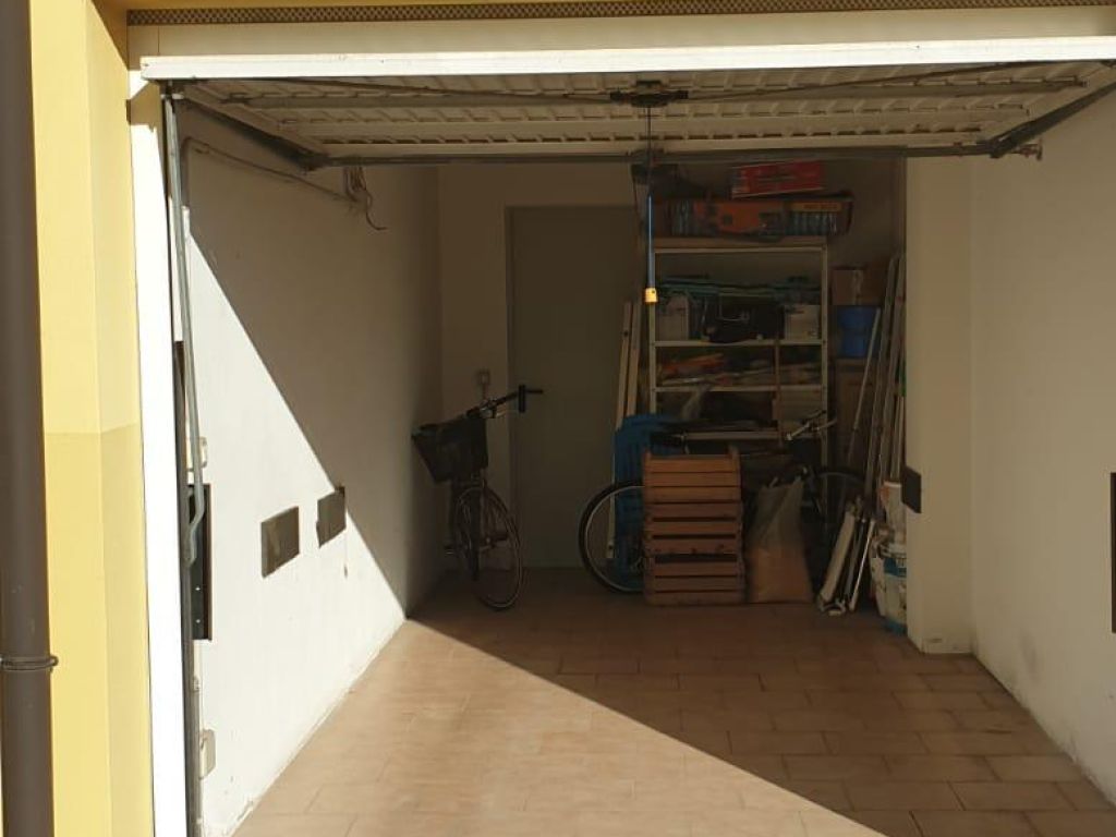 Bilocale con balconi 