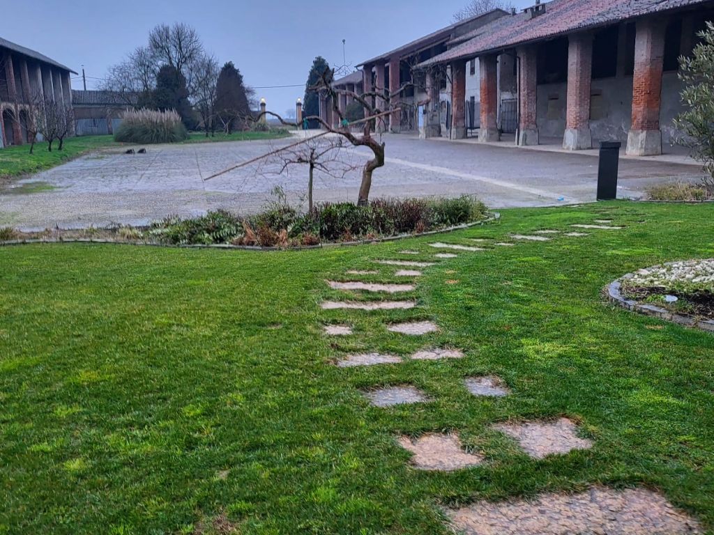 Cascinale con 2 abitazioni padronali