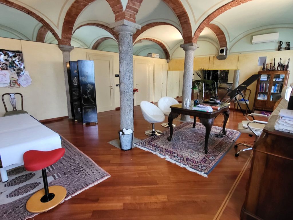 Cascinale con 2 abitazioni padronali