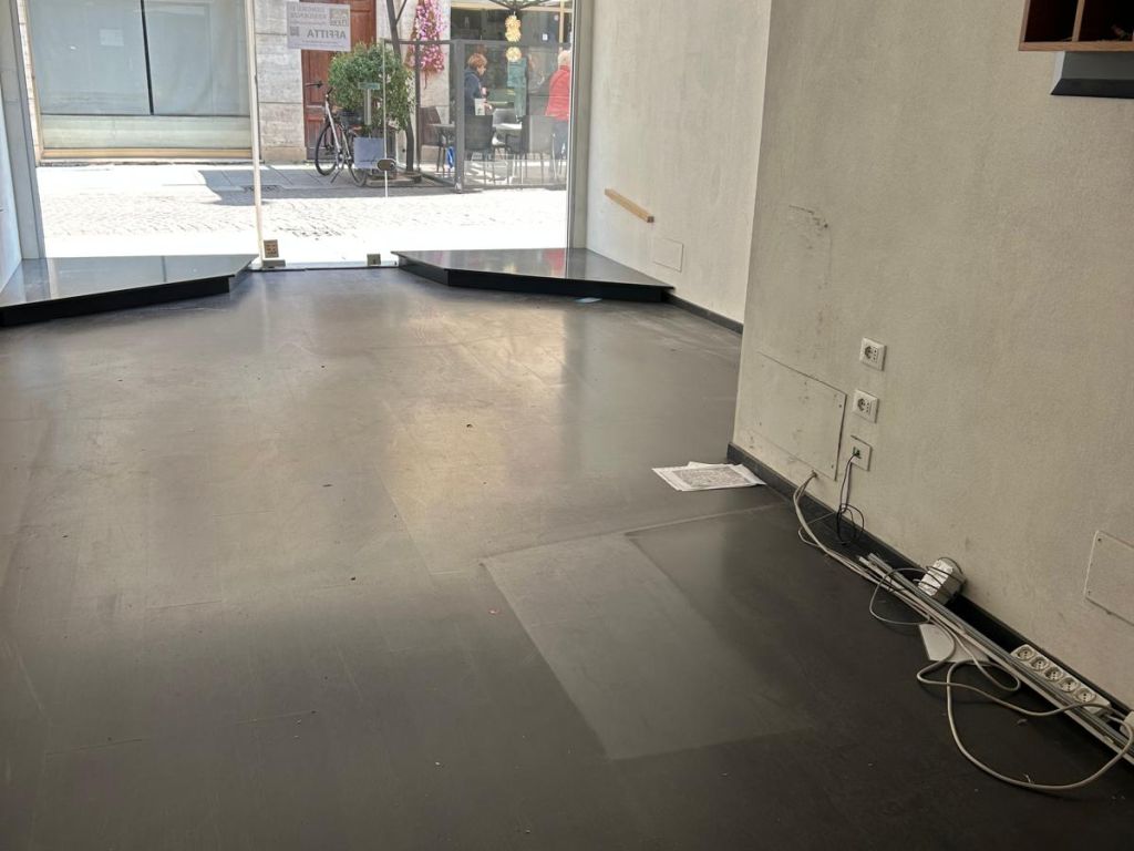 Locale commerciale in affitto